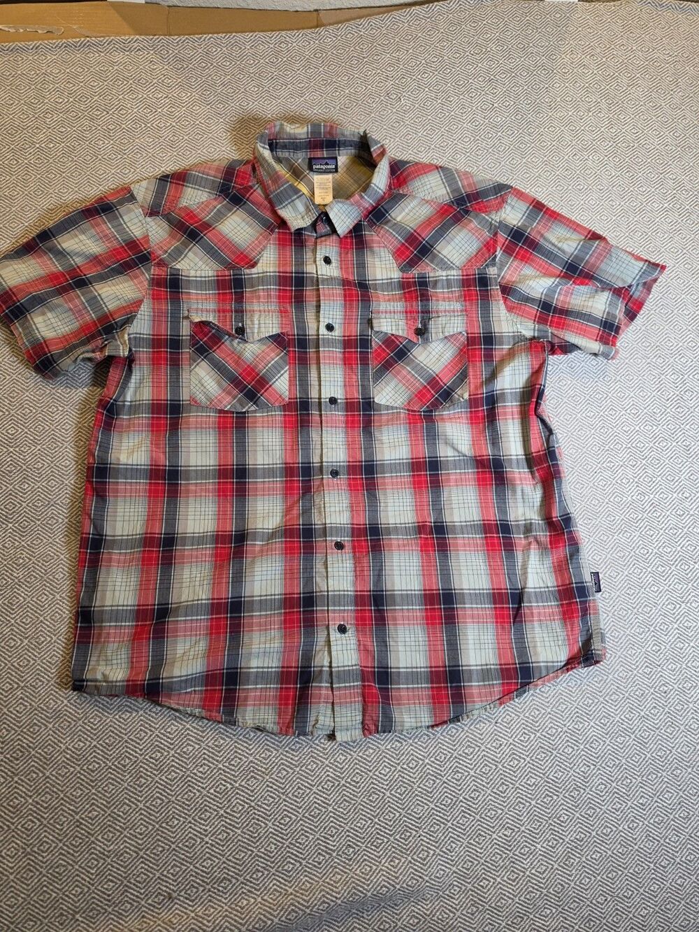 Patagonia Men’s XL Organic Cotton Plaid Short Sleeve Button Up Shirt